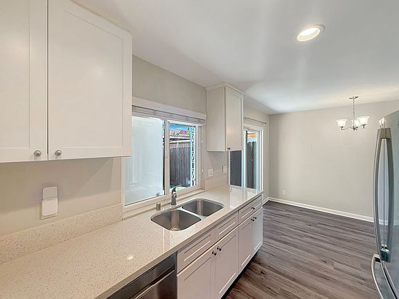 4th image of 903 N Fig St APT E