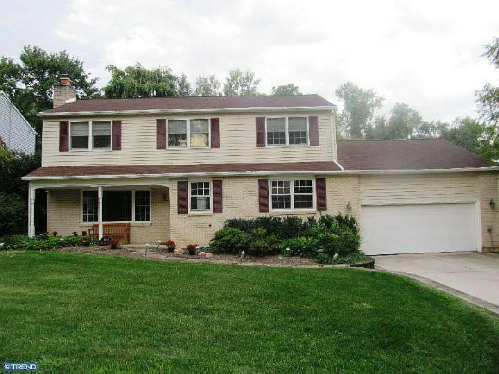 105 Decker Dr photo 1