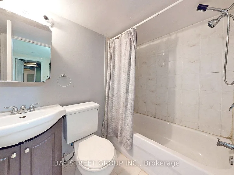 49 Pepperell Cres — Photo 15