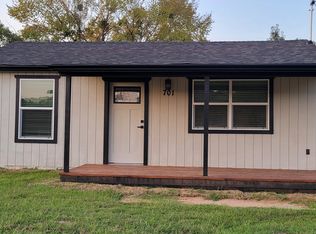 701 E Bullock St, Denison, TX 75021