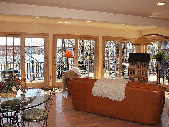2nd image of 13 Wildwood Shores Dr