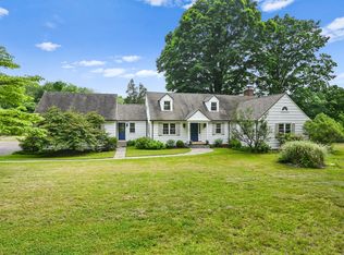 225 Dunham Rd, Fairfield, CT 06824