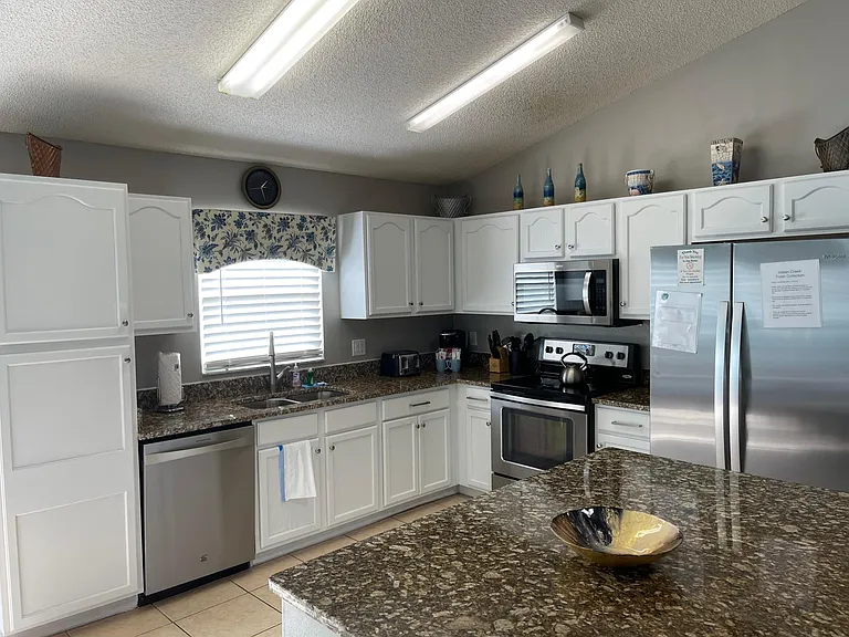 8081 Roaring Creek Ct — Photo 2