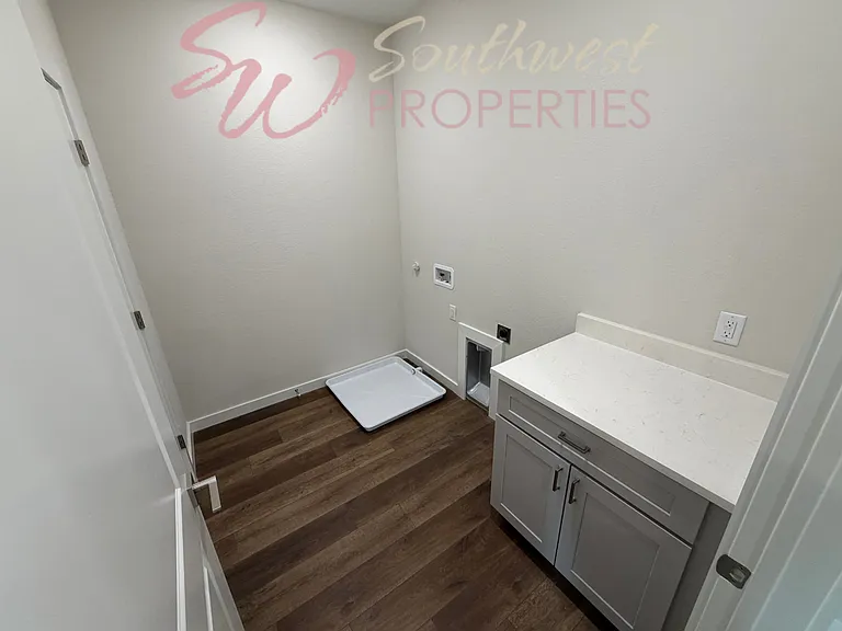 577 Galt Dr — Photo 30