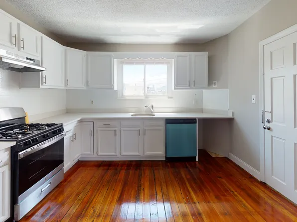 490 McGrath Hwy #3, Somerville, MA 02143
