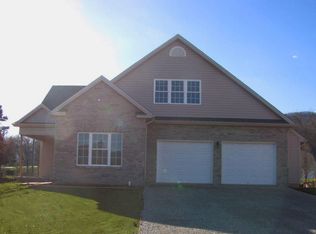 2736 Cottage Rose Ln, Roanoke, VA 24012