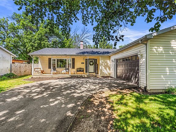 2nd image of 401 Cedar Dr