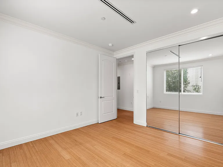 1283 Havenhurst Dr #306 — Photo 13