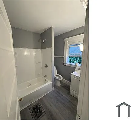 4 bed, $2,100 — Photo 4
