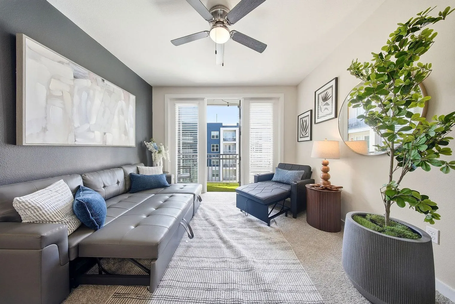 2 bed, 2.0 bath, 1097 sqft, $4,394 — Photo 2