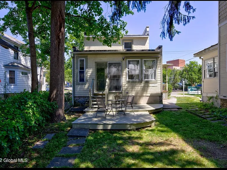 246 Church St #1 — Photo 2