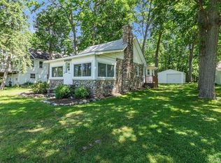 1514 Maxfield Rd, Hartland, MI 48353