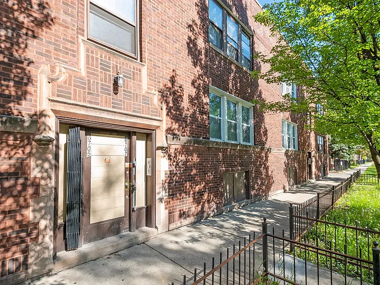 2453-2455 W Marquette Rd #6705-6711 — Photo 1