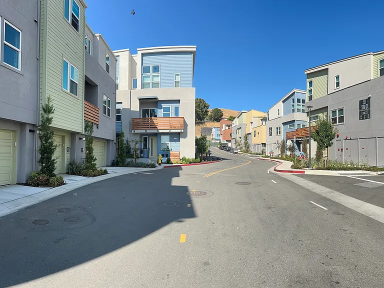 597 Somi Ct — Photo 17