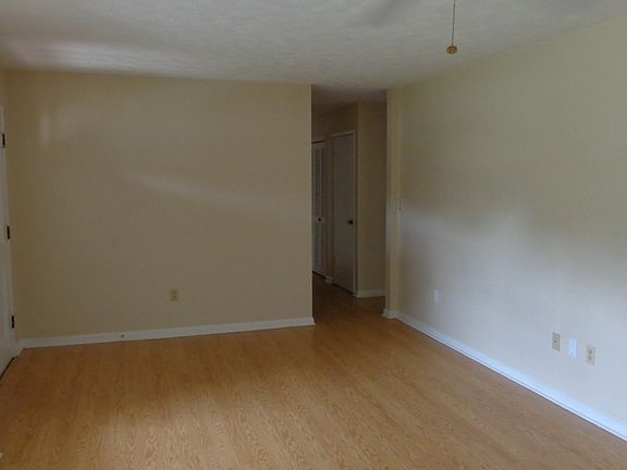 2nd image of 1510 Meeks Rd