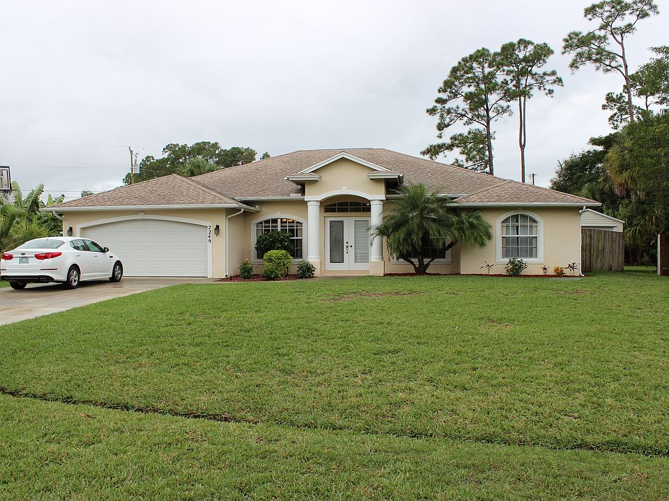 1st image of 2249 SW Crocus Ln