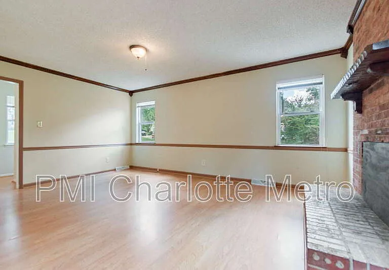 11241 Kingfisher Dr — Photo 23