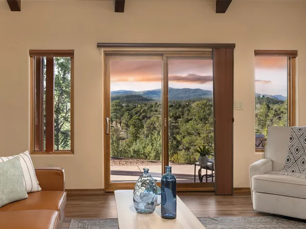 5 Pumpkin Ln, Pecos, NM 87552