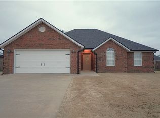 605 Herron St, Prairie Grove, AR 72753