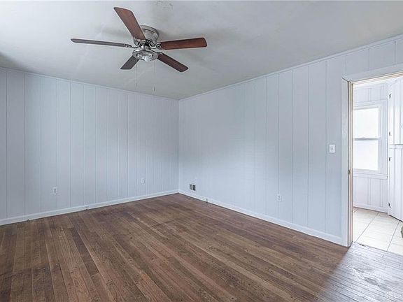 3rd image of 22 Eastdale Dr