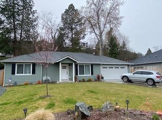 1768 Daffodil Ln, Grants Pass, OR 97526