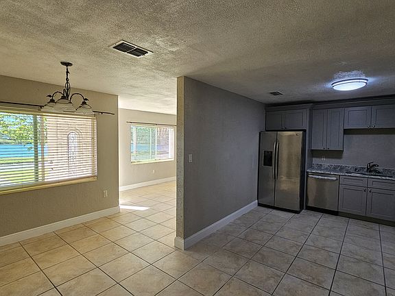 5th image of 5929 44th Ave N