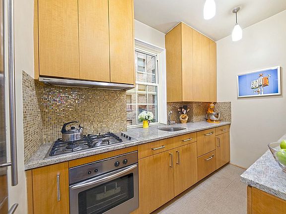 5th image of 677 W End Ave APT 3A