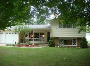 1129 Battle Creek Rd, Charlotte, MI 48813