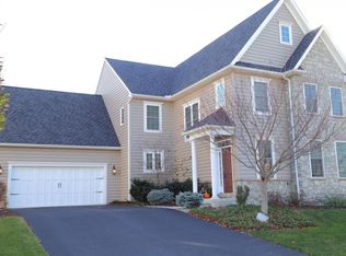 308 Bowyer Ln, Lititz, PA 17543