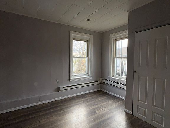 5th image of 211 Emory Ave APT 2-2
