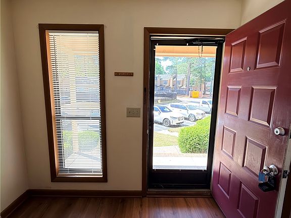 3rd image of 1276 N Forest Dr