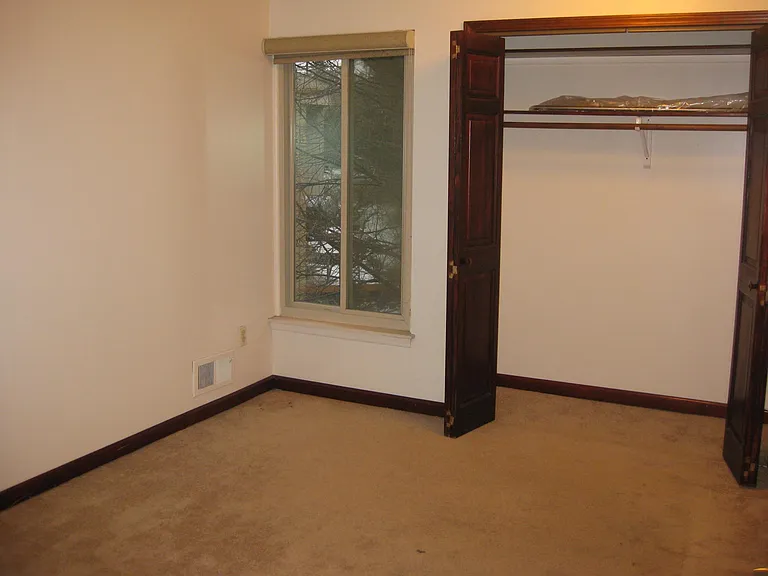 1446 Oakbrook E — Photo 21