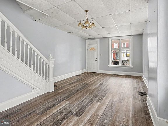 3rd image of 622 Geary St