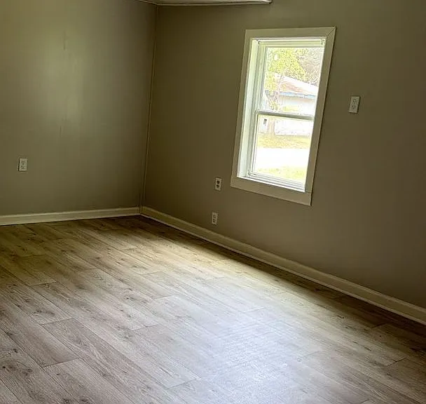 2602 Tanglewood St — Photo 2