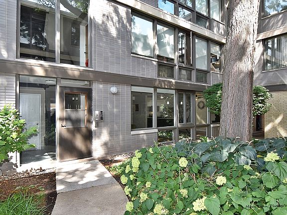 5th image of 1044 Ontario St APT 1D