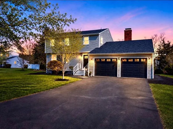 3 Pine Top Rd, Barrington, RI 02806