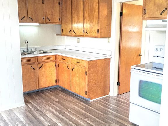 3rd image of 162 West St #F