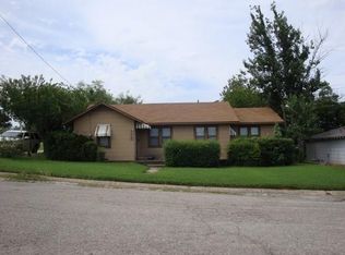 558 Richardson St, Jacksboro, TX 76458