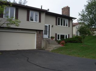 10353 Balsam Ln, Eden Prairie, MN 55347