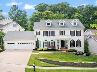16523 Baxter Forest Ridge Dr, Chesterfield, MO 63005