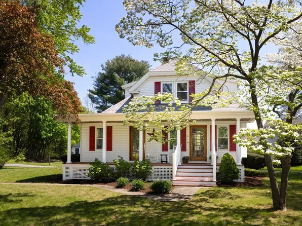 13 Lowell St, Burlington, MA 01803