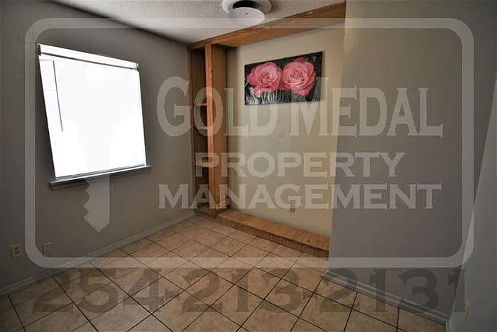 708 W Washington Ave — Photo 12