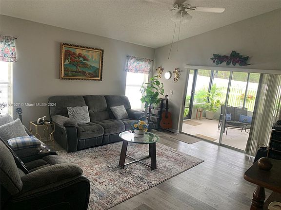3rd image of 204 Lake Charles Dr