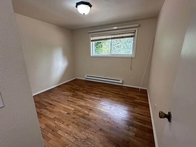 1st Pl SW — Photo 8