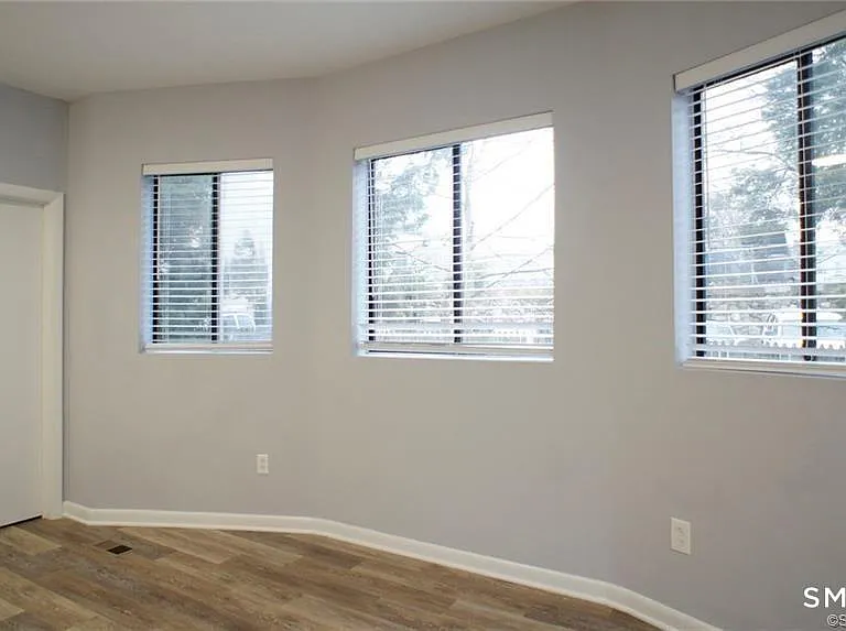 31 Isaacs St #1A — Photo 3