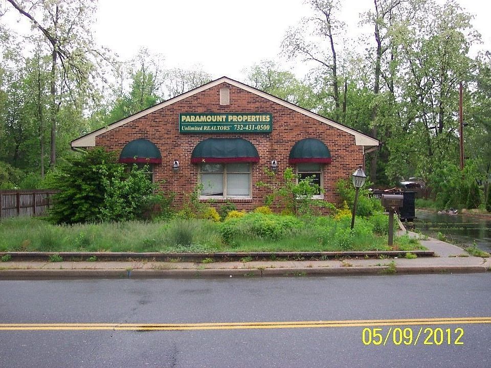 2nd image of 12 School Rd W