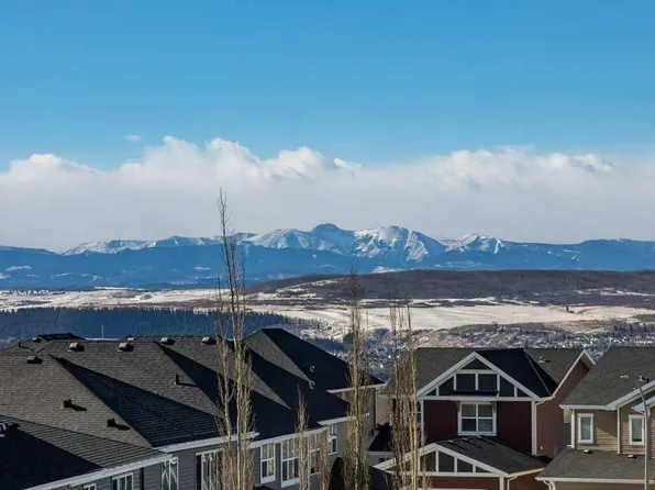 128 E Sunset Park, Cochrane, AB T4C 0N5