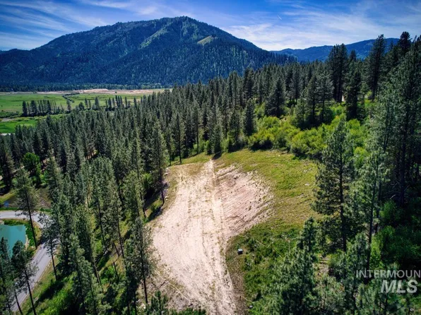 13 Pine Ln, Garden Valley, ID 83622