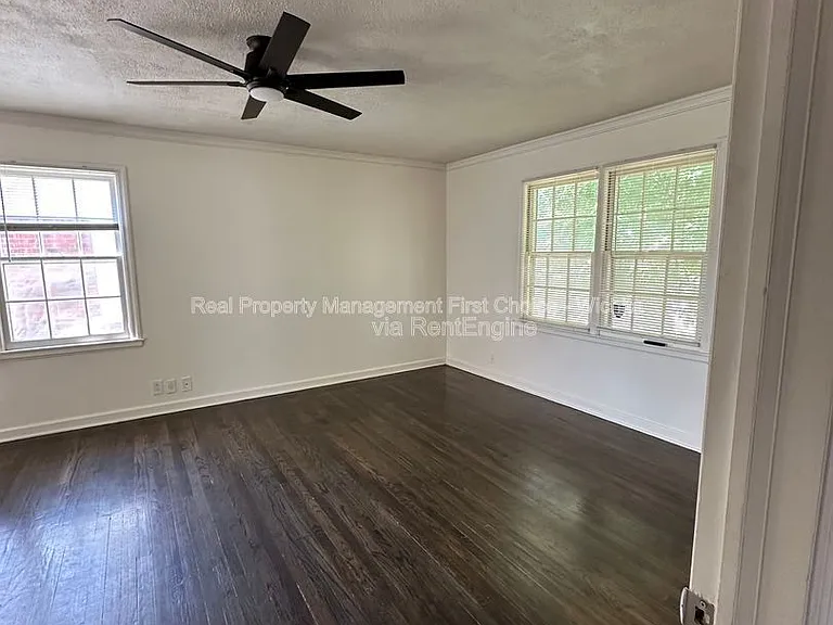 333 N Oliver St — Photo 14