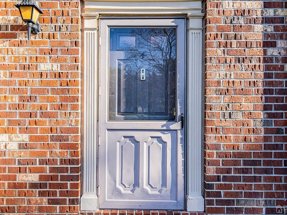 2nd image of 4 Canterbury Ct